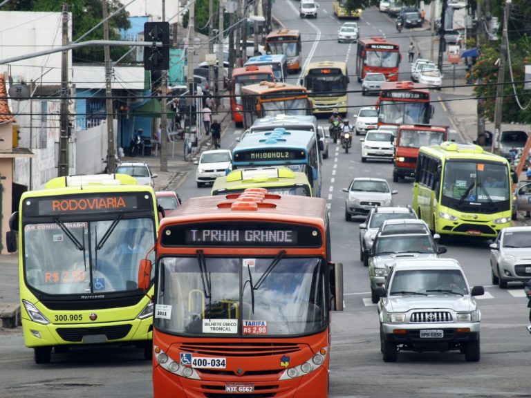 Rodoviários começam a ser pagos e greve é suspensa