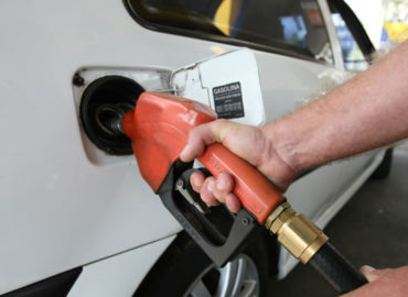 Operação apreende mais de mil litros de gasolina adulterada no MA