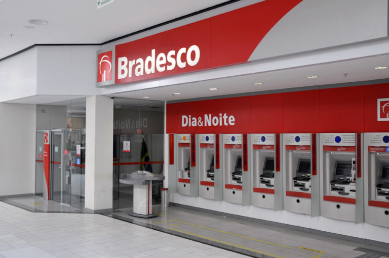Bradesco, Santander e Caixa lideram ranking de reclamações contra bancos