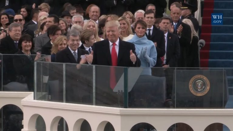 Trump toma posse como novo presidente dos Estados Unidos