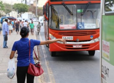 Justiça proíbe aumento em passagens de ônibus
