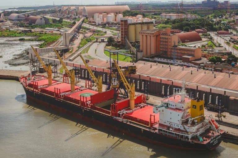Porto do Itaqui registra lucro de 43 milhões em 2016