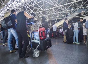 Proibição de cobrança de bagagens ainda depende de votação