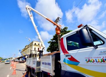Prefeitura realiza teste de luz na Beira-Mar e no último ensaio técnico na Passarela do Samba