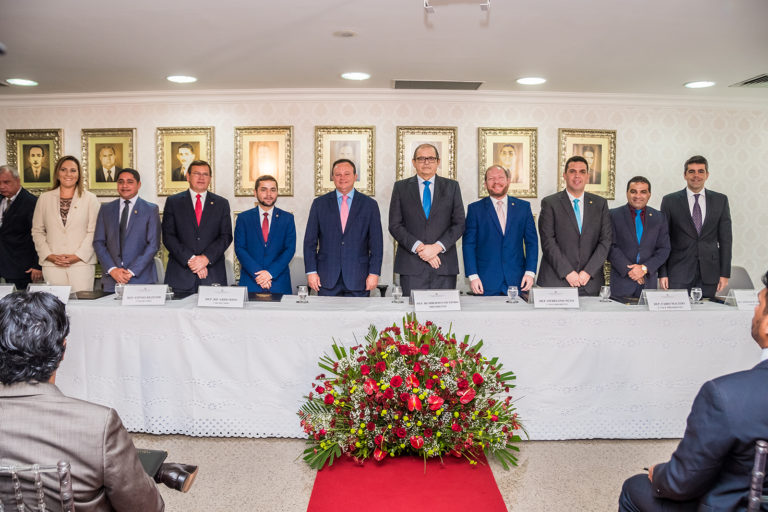 Nova Mesa Diretora toma posse nesta quarta