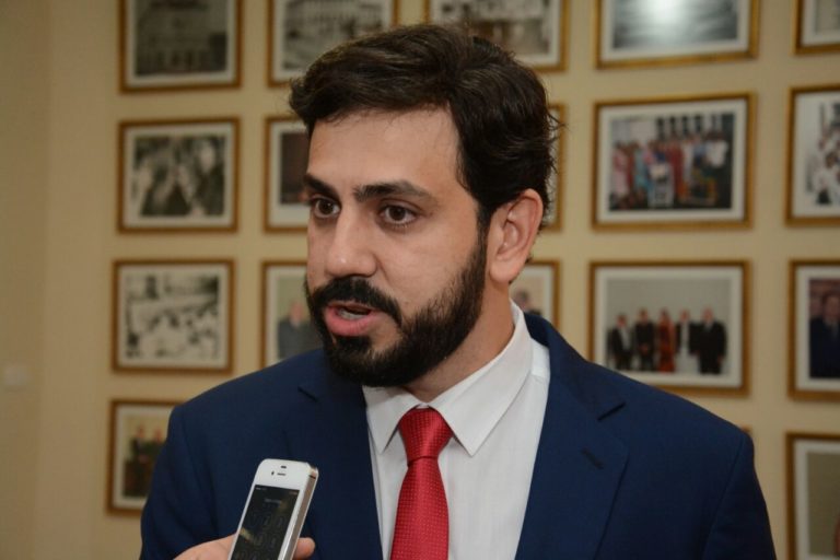 Felipe Mussalém assume presidência da ACM
