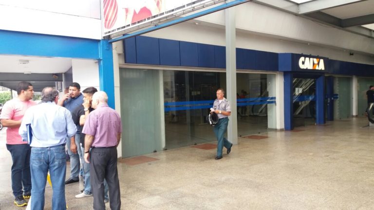 Dupla rouba R$ 47 mil de homem em ‘saidinha bancária’