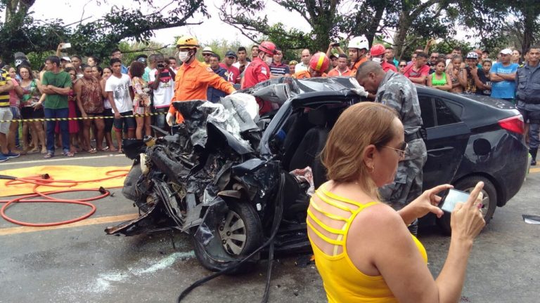 Cinco mortos em acidente na BR-135