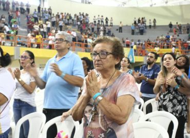 Rebanhão reúne fiéis no Ginásio Castelinho