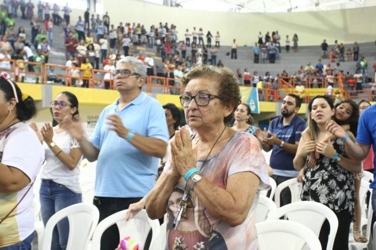 Rebanhão reúne fiéis no Ginásio Castelinho
