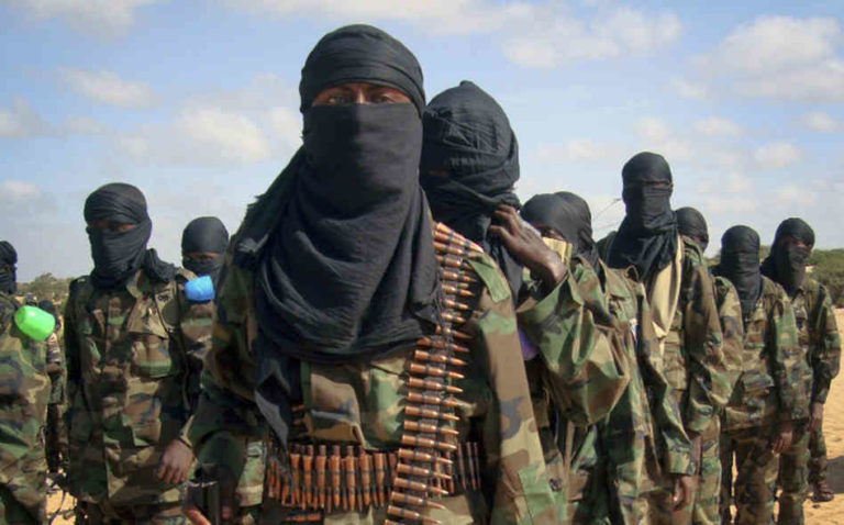 Chefe da Al-Qaeda chama líder do Estado Islâmico de mentiroso