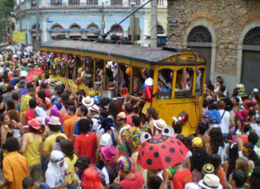 Carnaval não oficial do Rio retira do repertório letras controversas