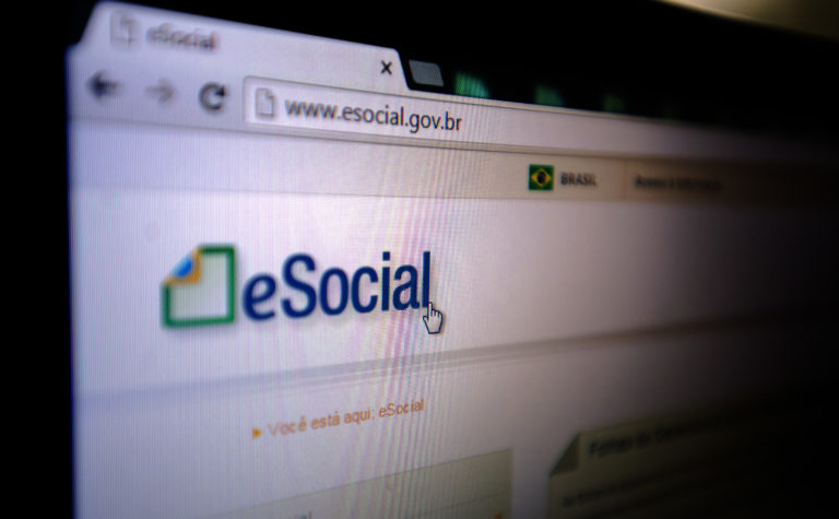Empregadores domésticos têm até esta terça para pagar guia de janeiro do eSocial