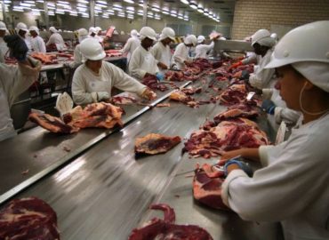 Ministério suspende exportação de 21 frigoríficos investigados na Carne Fraca