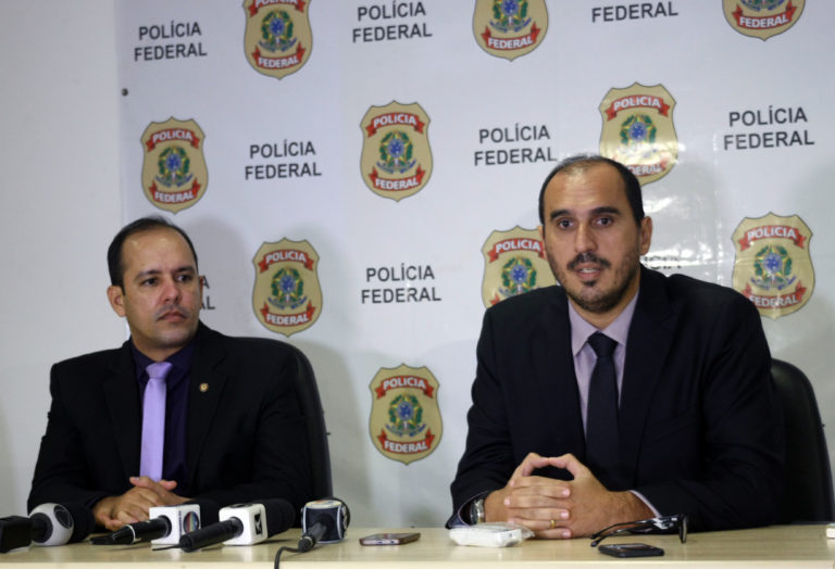 Blogueiro indiciado por extorsão tenta desacreditar operação da PF