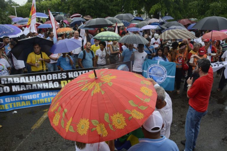 Ato contra a reforma na Previdência ocorre na Praça Deodoro, em São Luís