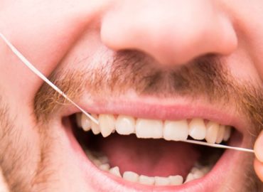 Mitos e verdades sobre o uso do fio dental