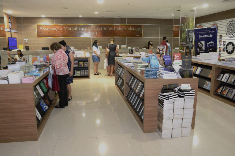 Conheça a primeira livraria 100% maranhense