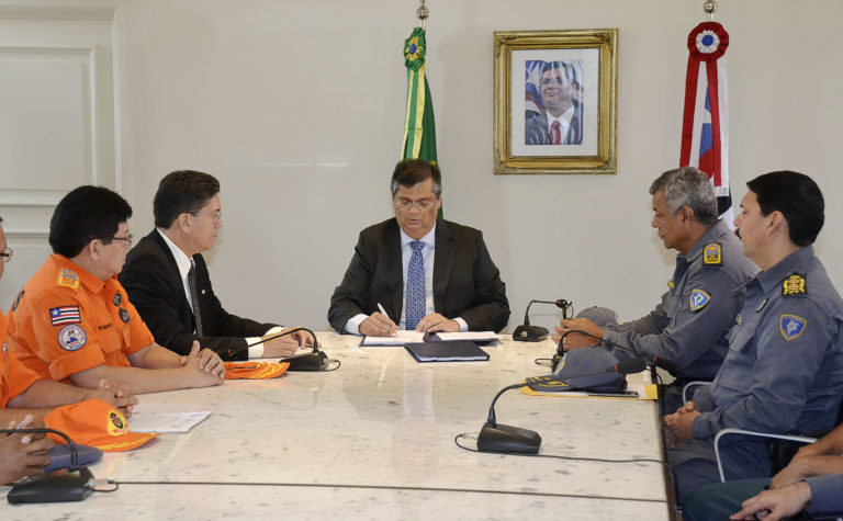 Governador anuncia concurso público para polícias