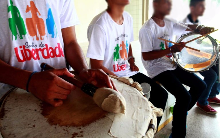 Funac utiliza música para socioeducandos