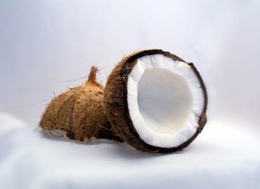 Saiba como fazer leite de coco caseiro
