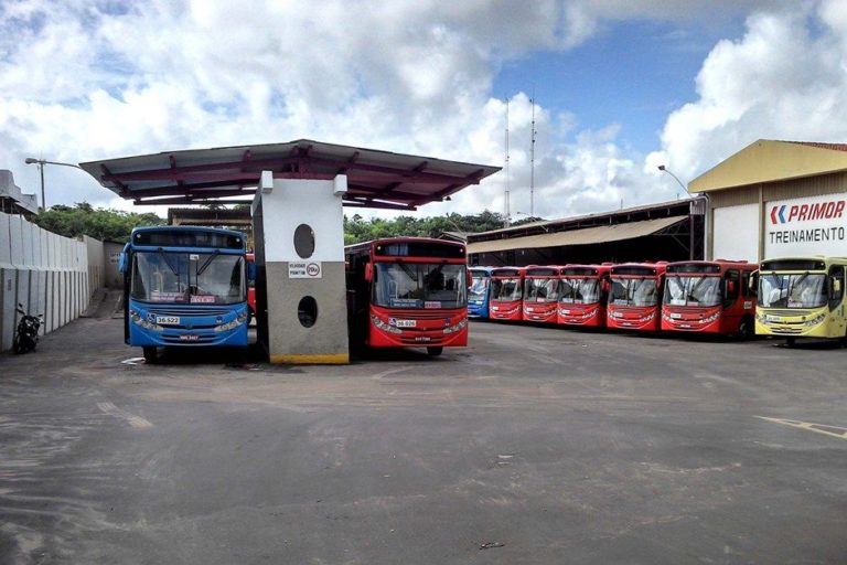 Liminar garante 60% da frota de ônibus nas ruas, mas paralisação integral deve ser mantida