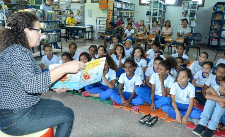 Semana do Livro Infantil é aberta na Biblioteca Municipal