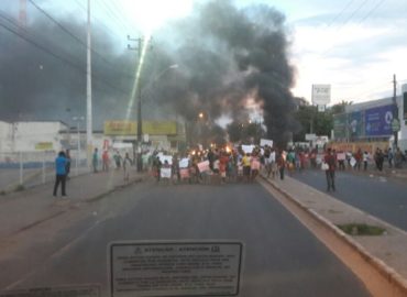 Em protesto, moradores de Paço do Lumiar bloqueiam MA-201