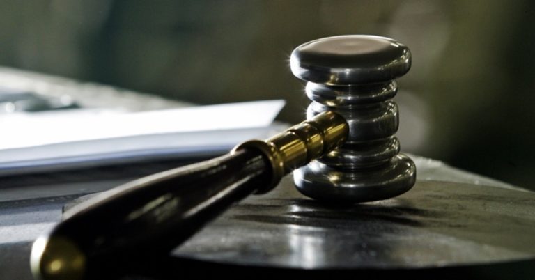 Justiça determina que município custeie tratamento de criança em São Luís
