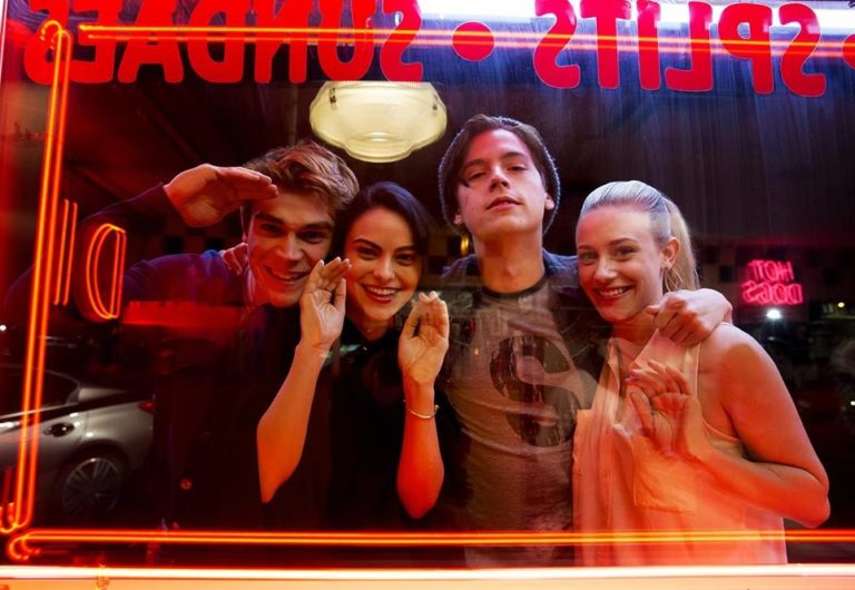 5 séries para maratonar durante o feriadão