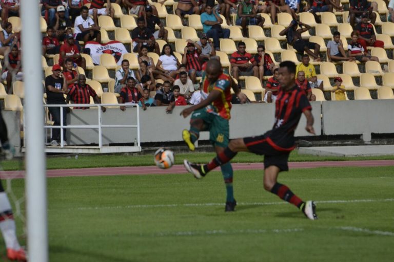 Após polêmicas, Federação suspende Campeonato Maranhense