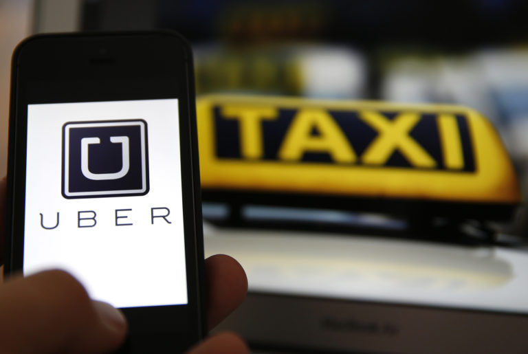 Taxistas e ‘carrinhos’ anunciam manifestação contra Uber em São Luís