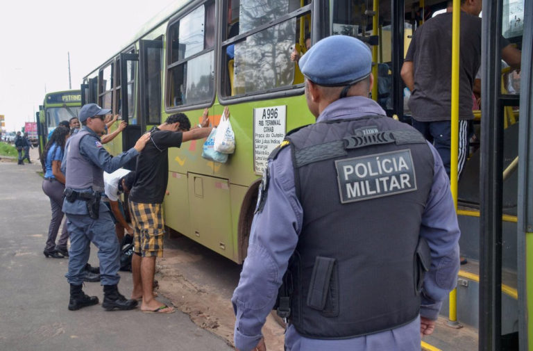 Polícia e Detran realizam operações no feriado