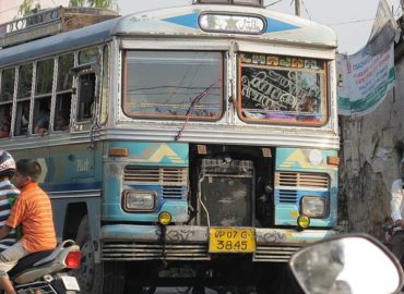 Ônibus despenca e deixa 41 mortos na Índia