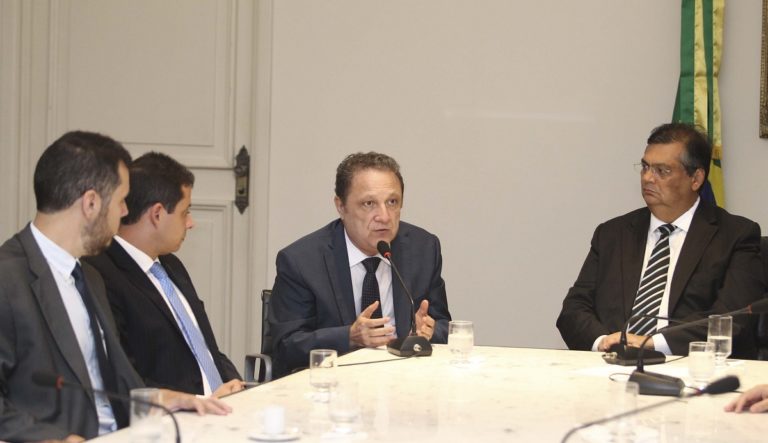 Governador sanciona leis com mudanças no Judiciário