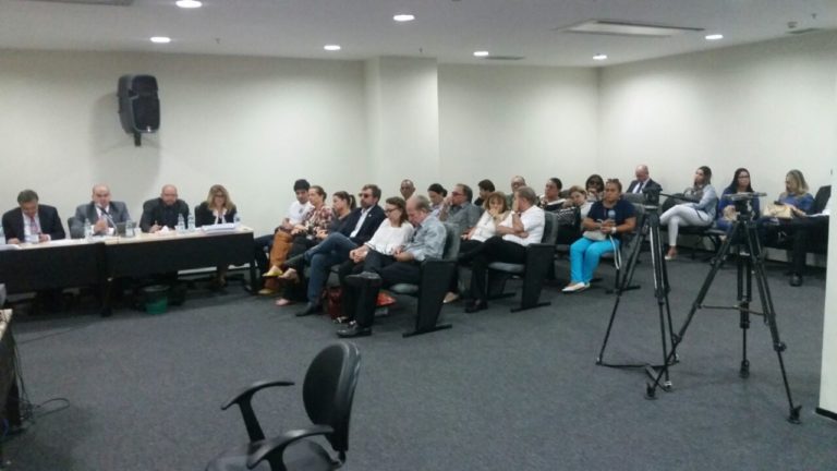 Lucas Porto tenta adiar audiência por ter tido a cabeça raspada, diz família da vítima