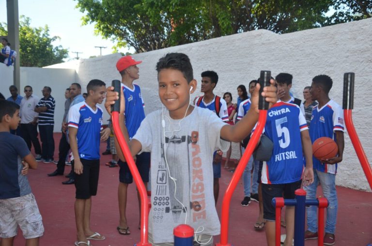 Quadra da escola Cintra é entregue