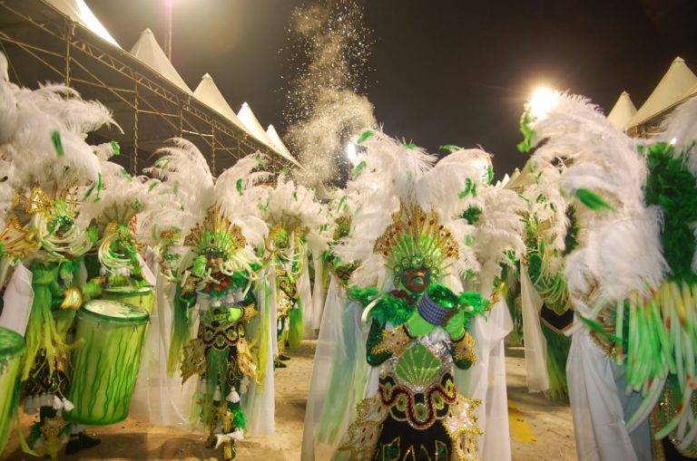7 músicas para comemorar o Dia do Bloco Tradicional