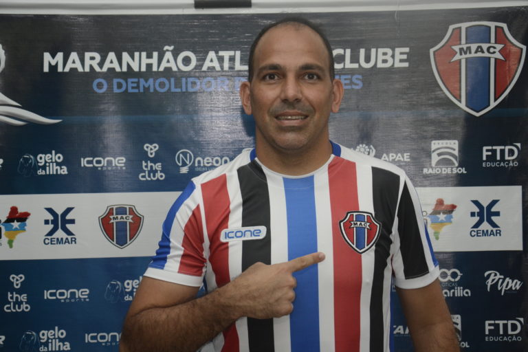 Rodrigo Ramos é apresentado para defender o MAC