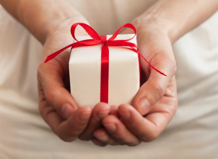 Seis dicas para economizar no presente da mãe