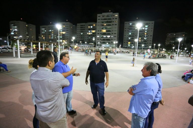 Flávio Dino vistoria obras em São Luís