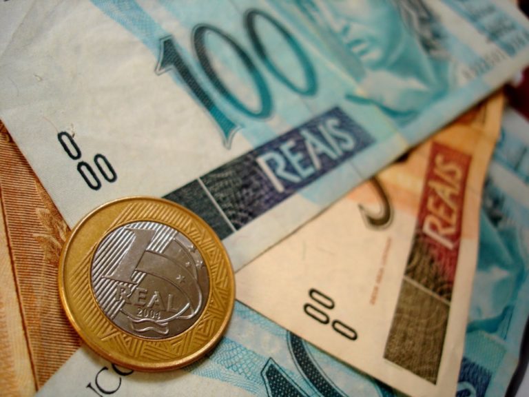 Maranhão é o primeiro estado a pagar 13º salário