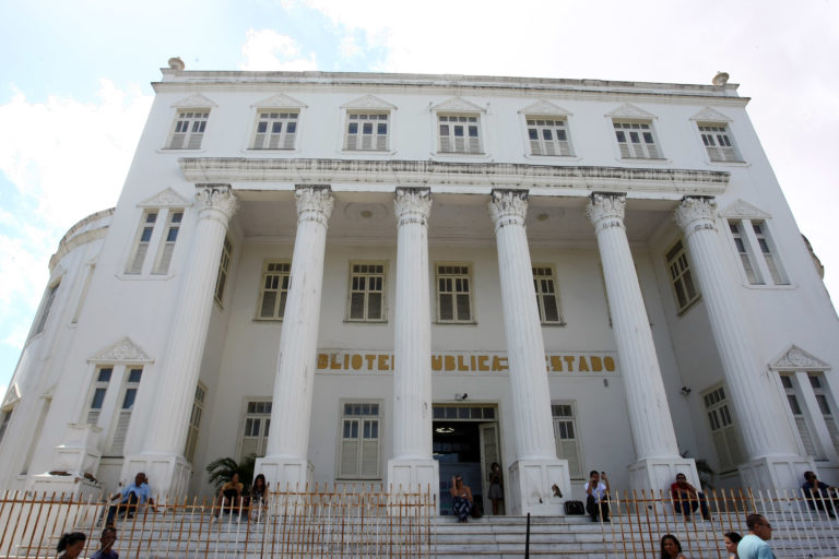 Cinema de graça na Biblioteca Pública Benedito Leite