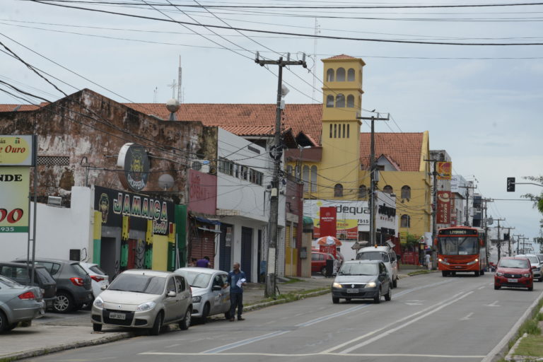 Vendedores apontam problemas no comércio do São Francisco