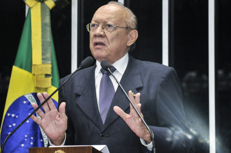 João Alberto: “cautela” sobre cassação de Aécio