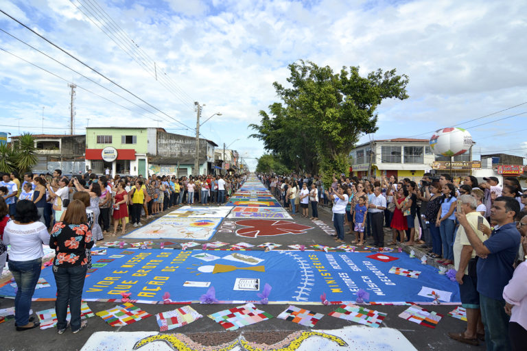 Os 25 anos do tapete de Corpus Christi no Cohatrac