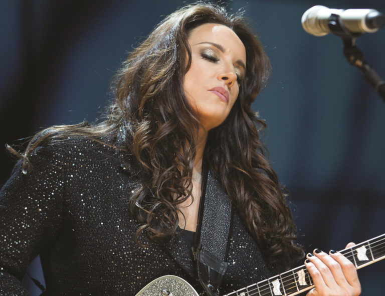 Ana Carolina apresenta grandes sucessos em São Luís