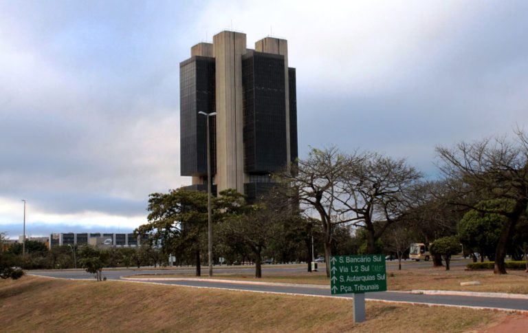 Banco Central oferece 990 vagas de empregos
