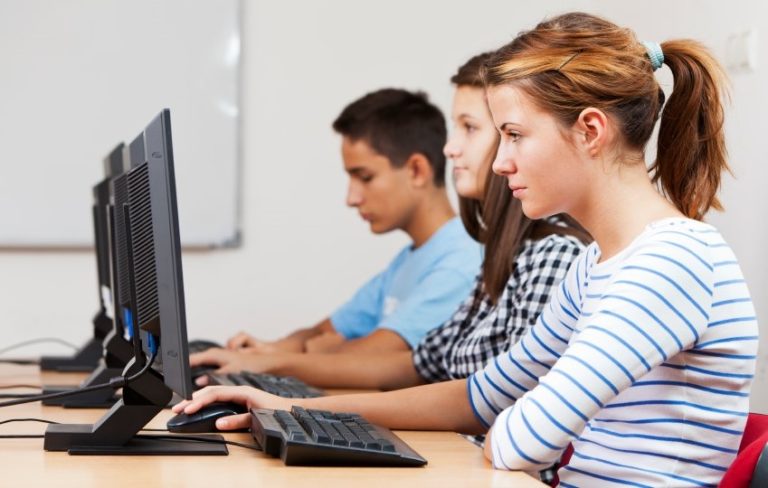 Aberto edital para programa de estágio Sesc 2023 em pedagogia e educação física