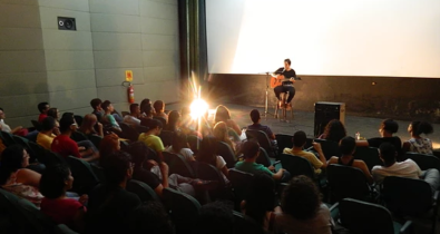 Comediante maranhense cria primeiro curso de stand-up do Estado